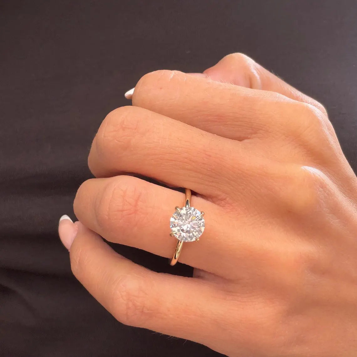 18k Yellow Gold 2 Carat Round Brilliant Cut Lab Grown Diamond Solitaire Engagement Ring IGI Certified