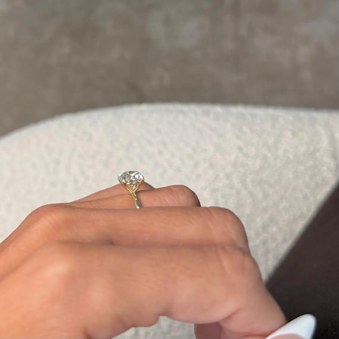 18k Yellow Gold 2 Carat Round Brilliant Cut Lab Grown Diamond Solitaire Engagement Ring IGI Certified