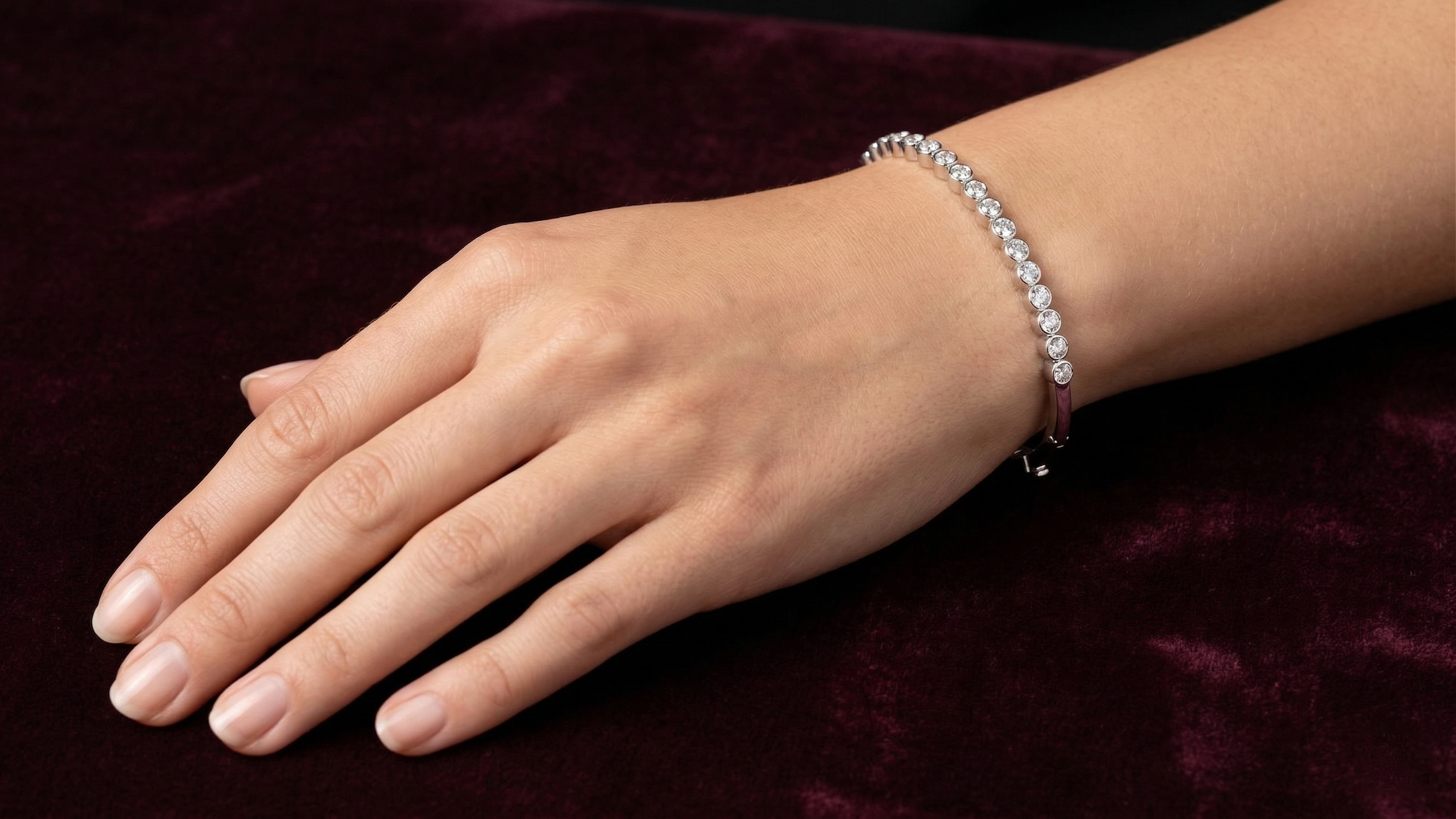 Round Cut 925 Sterling Silver Pavé Setting Moissanite Diamond Eternity Line Bracelet